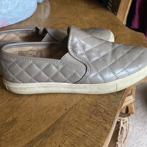 BRASH WOMENS SLIP ON SHOES SIZE 6.5